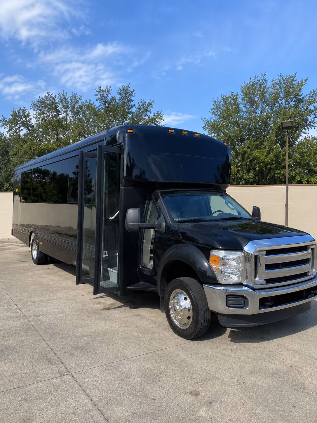 manteca 20 passenger party bus